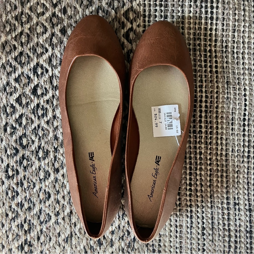 American Eagle Clinton Flats Size 7  NEW